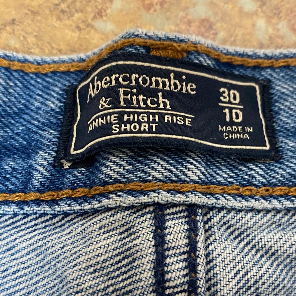 Abercrombie & Fitch Light Blue Distressed Denim Cutoff Shorts - Picture 3 of 3